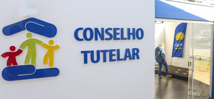Para garantir que o Conselho Tutelar de Presidente Figueiredo ofereça atendimento adequado a crianças e adolescentes, o Ministério Público do Estado do Amazonas (MPAM), por meio da 1ª Promotoria de Justiça da comarca, expediu a Recomendação Nº 121.2025.000039, direcionada à Prefeitura Municipal e à Câmara de Vereadores. O objetivo é que o poder público assegure o pleno funcionamento e a correta destinação de recursos ao órgão de proteção em suas ações atribuídas pelo Estatuto da Criança e do Adolescente (ECA).