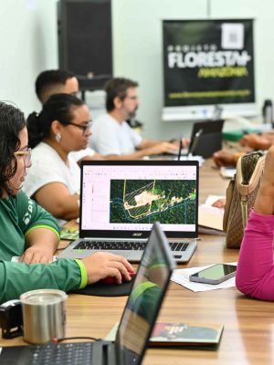 O Instituto de Proteção Ambiental do Amazonas (Ipaam), em conjunto com o Ministério do Meio Ambiente e Mudança do Clima (MMA) e o Programa das Nações Unidas para o Desenvolvimento (PNUD), encerrou, no sábado (26/04), o mutirão de regularização do Cadastro Ambiental Rural (CAR) em Presidente Figueiredo (a 117 quilômetros de Manaus). A ação resultou em quase 600 produtores rurais atendidos, com foco, principalmente, nas inscrições para o edital de Pagamento por Serviços Ambientais (PSA) e na regularização do CAR.